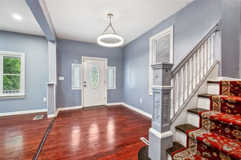 237 N Graham St — photo 5