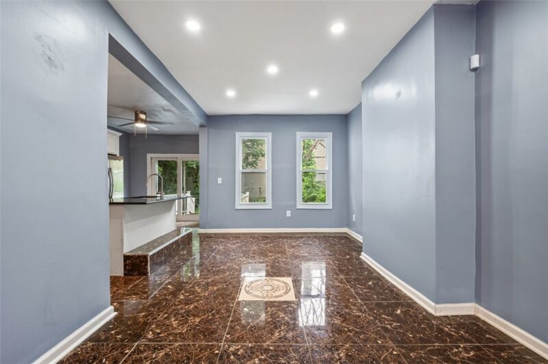 237 N Graham St — photo 8