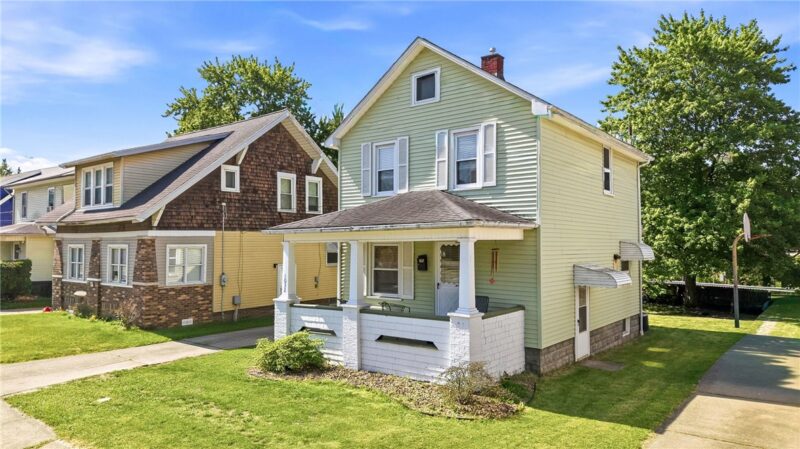 1032 Griswold St — photo 3