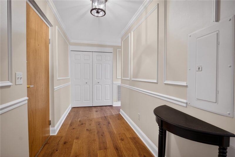 201 Grant St 212 — photo 2