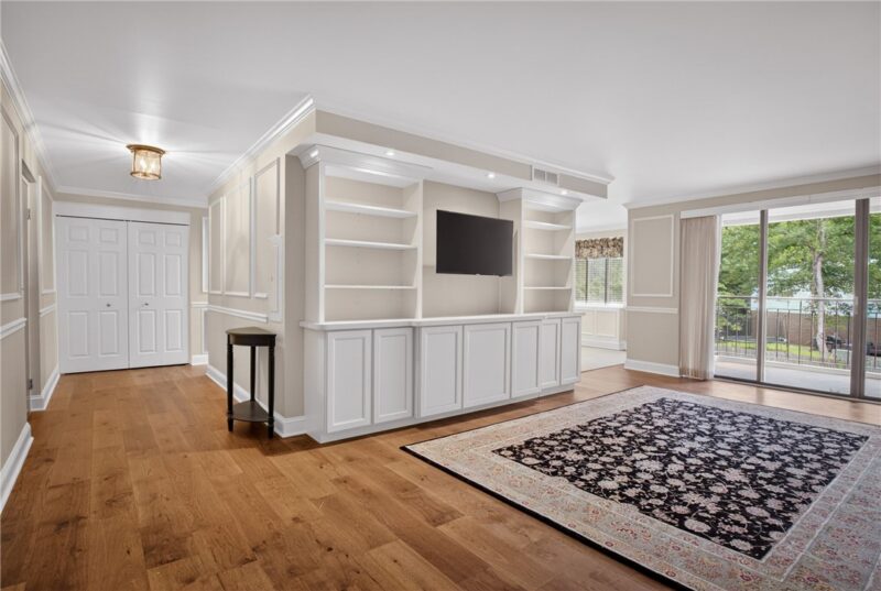 201 Grant St 212 — photo 3