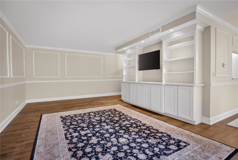 201 Grant St 212 — photo 5