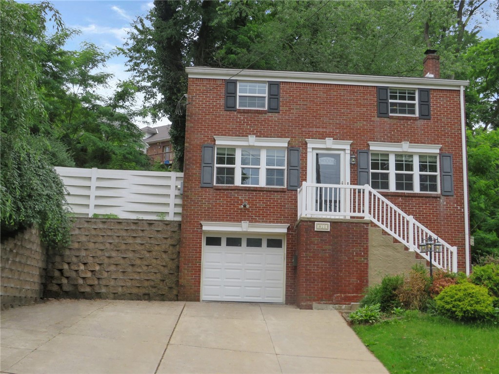 811 Parkside Ave — photo 1