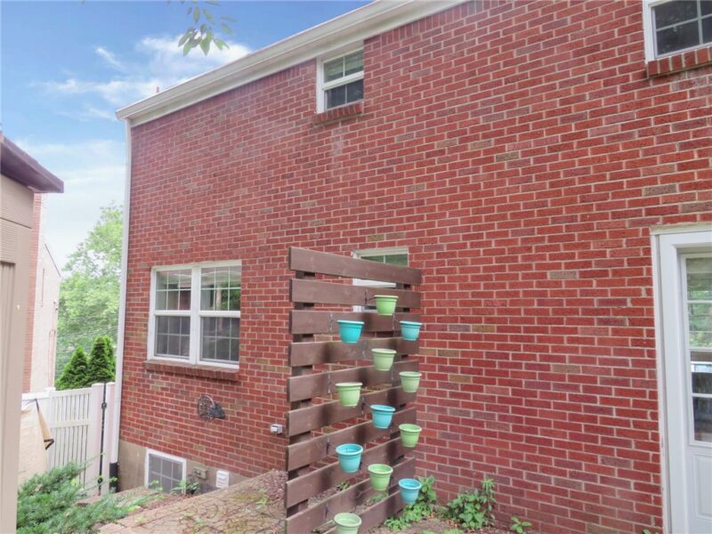 811 Parkside Ave — photo 3