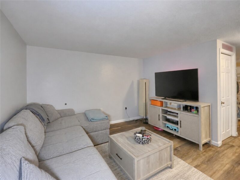 517 Ridge Avenue — photo 4