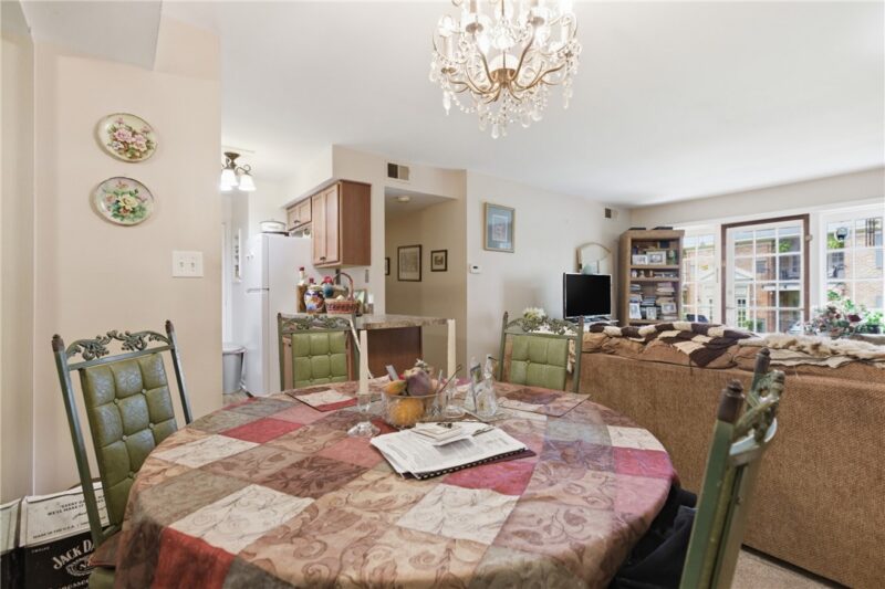920 Margarite Dr J — photo 2