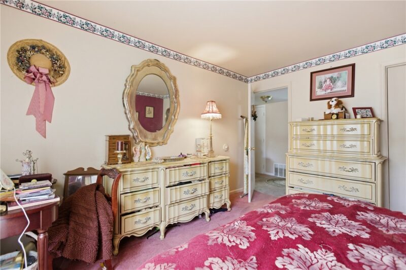 920 Margarite Dr J — photo 7