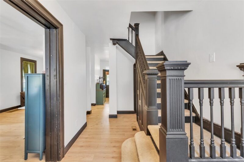8 Marie Ave — photo 3