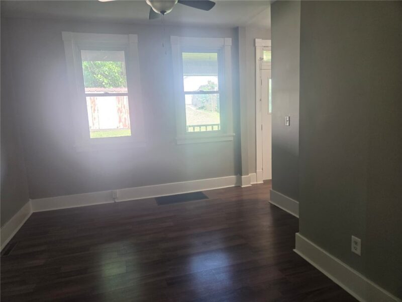 1510 Victoria Ave — photo 3