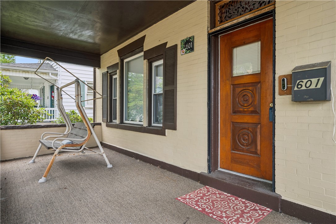 601 Walnut St — photo 1