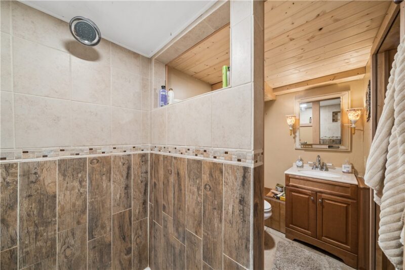 601 Walnut St — photo 4