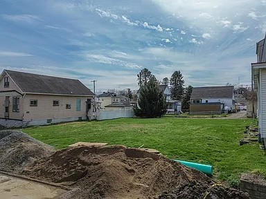 212 Russellwood Ave — photo 4