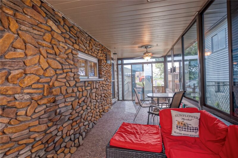 335 Liberty Ave — photo 3