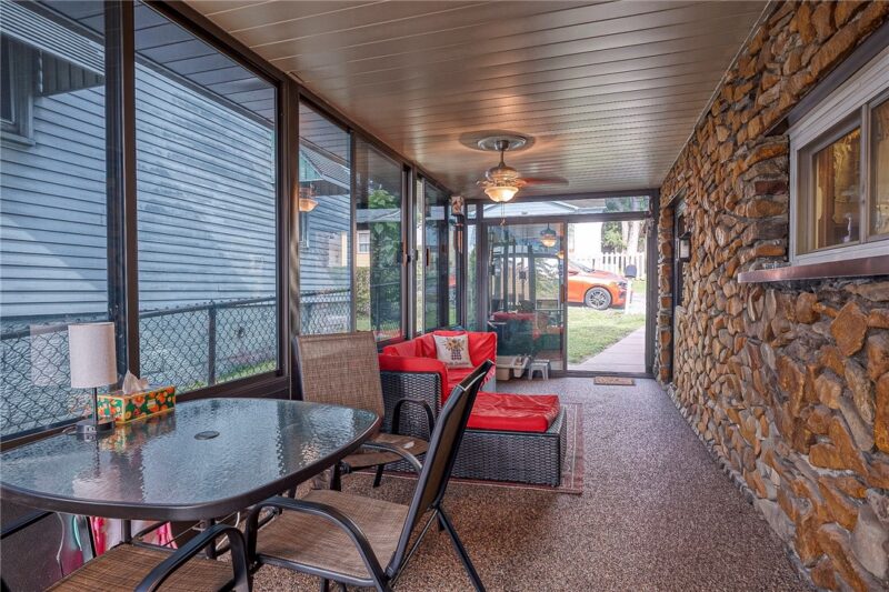 335 Liberty Ave — photo 4