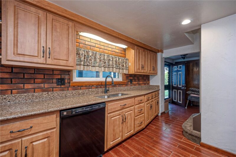335 Liberty Ave — photo 6