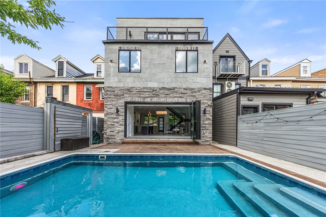 127 1/2 Banner Way — photo 1