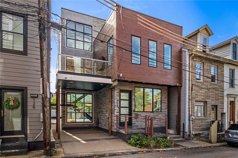 127 1/2 Banner Way — photo 2