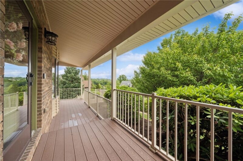 215 Shelby Drive — photo 2