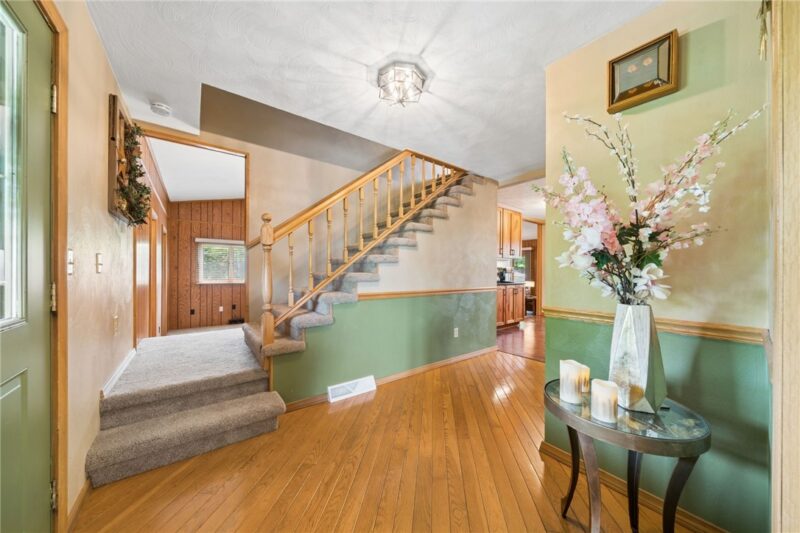 215 Shelby Drive — photo 3
