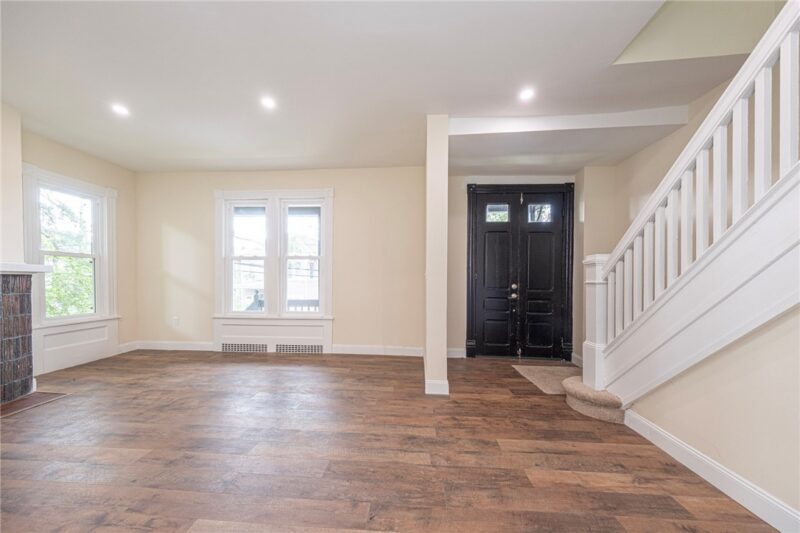 329 N Harrison Ave — photo 3