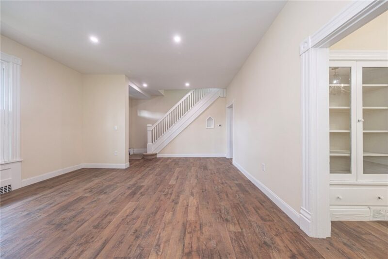 329 N Harrison Ave — photo 4