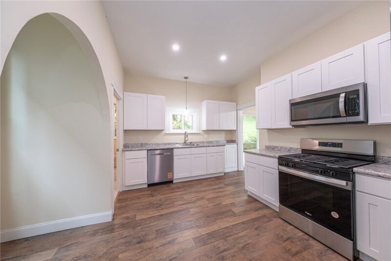 329 N Harrison Ave — photo 7