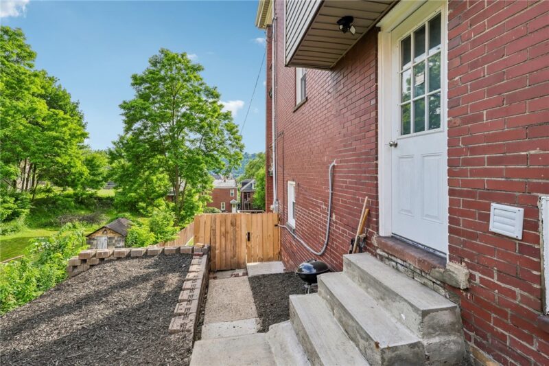 419 Elm Rd — photo 5
