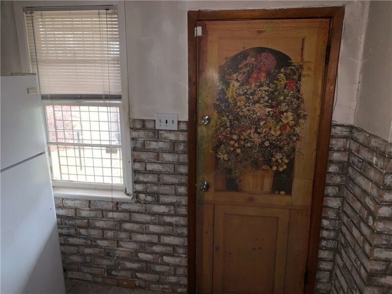 130 Fairview Ave — photo 3