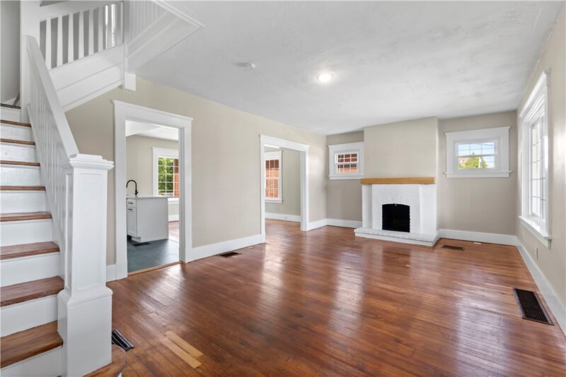 350 Ridgewood Ave — photo 3