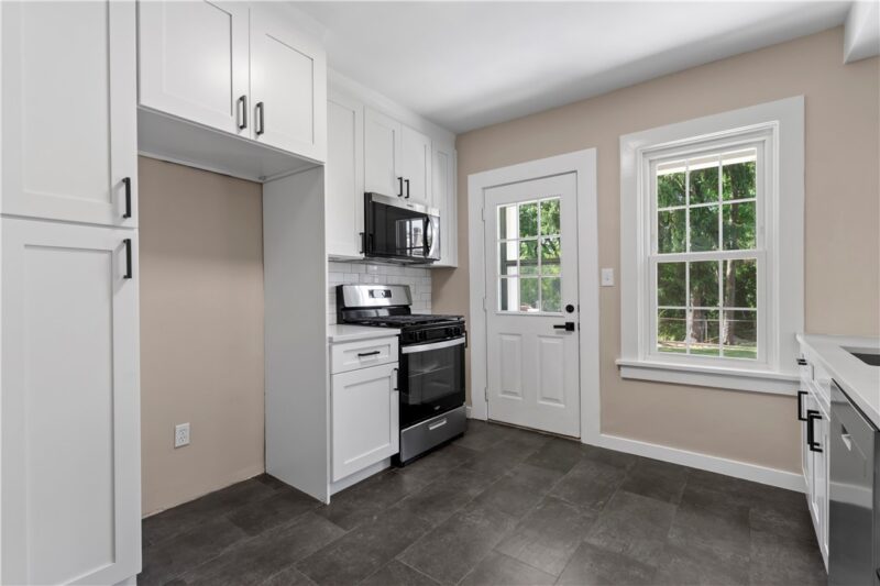 350 Ridgewood Ave — photo 7