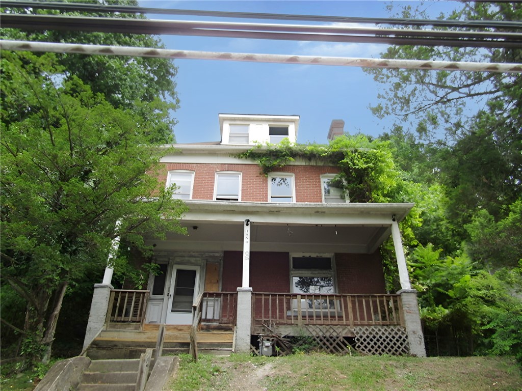 1058 Blackadore St — photo 1