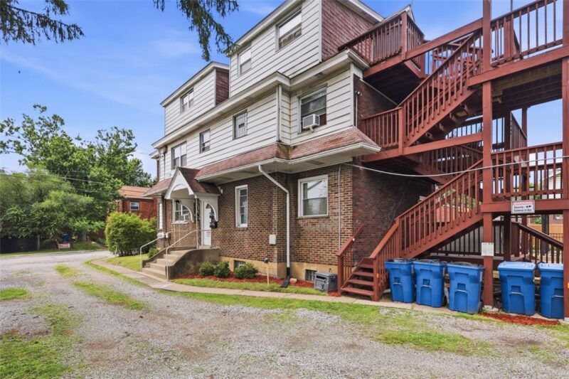 809 Alpine Blvd — photo 2