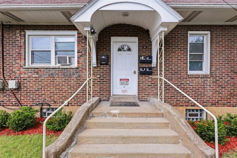 809 Alpine Blvd — photo 4