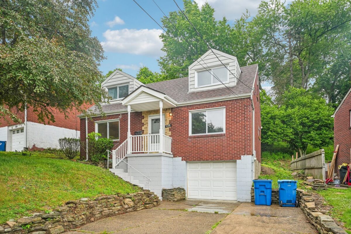 230 Calmar DRIVE — photo 1