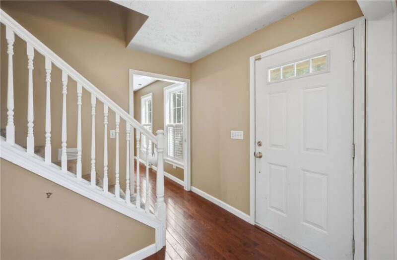 1720 Susan Ct — photo 3