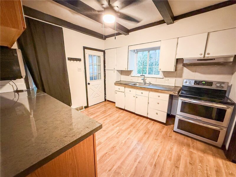 1523 Indiana Ave — photo 8
