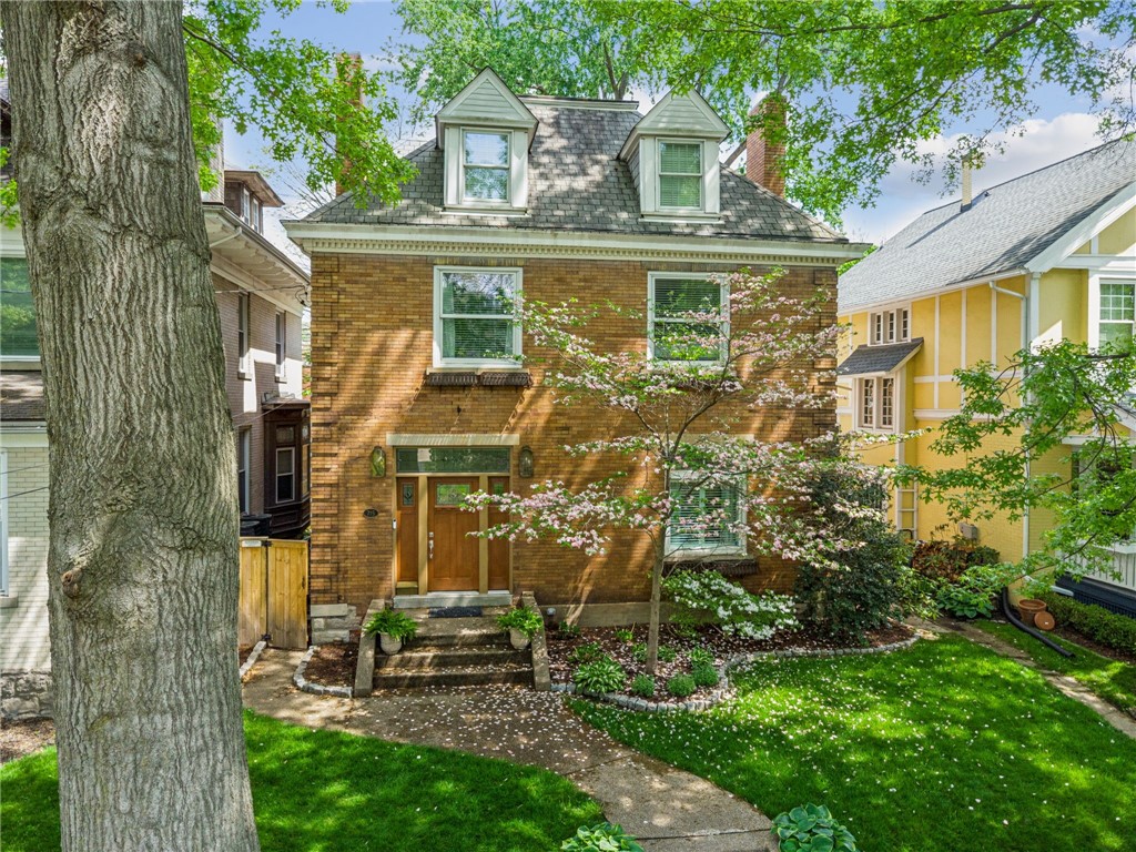 715 Maple Ln — photo 1