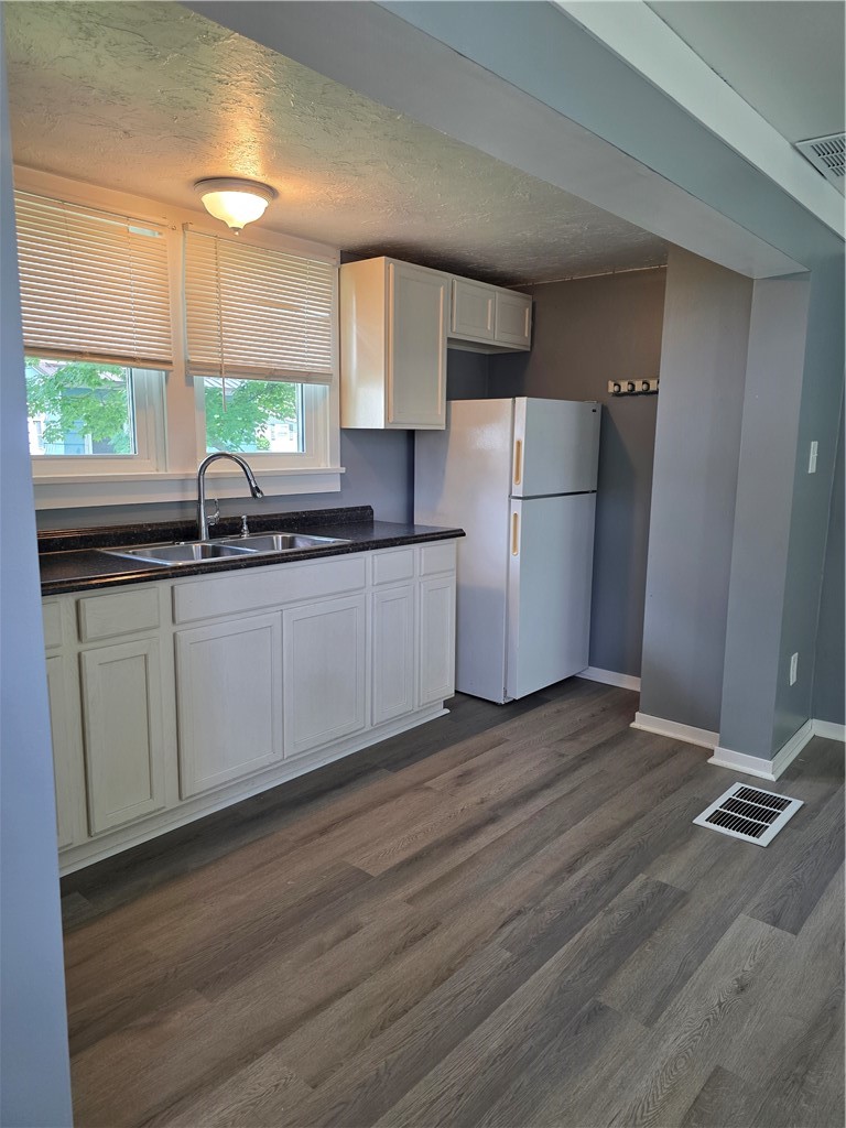 523 State Street — photo 8
