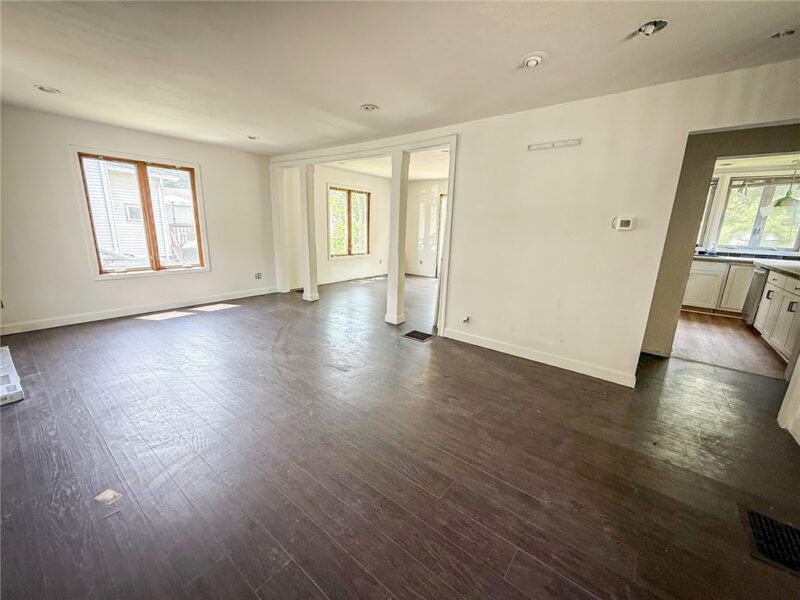 306 Meridian Rd — photo 5