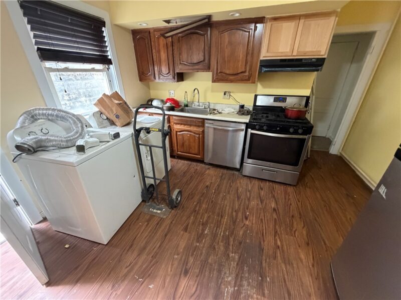 98 S 15th St — photo 4