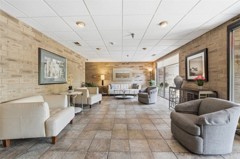 1400 Smokey Wood Dr 601 — photo 2