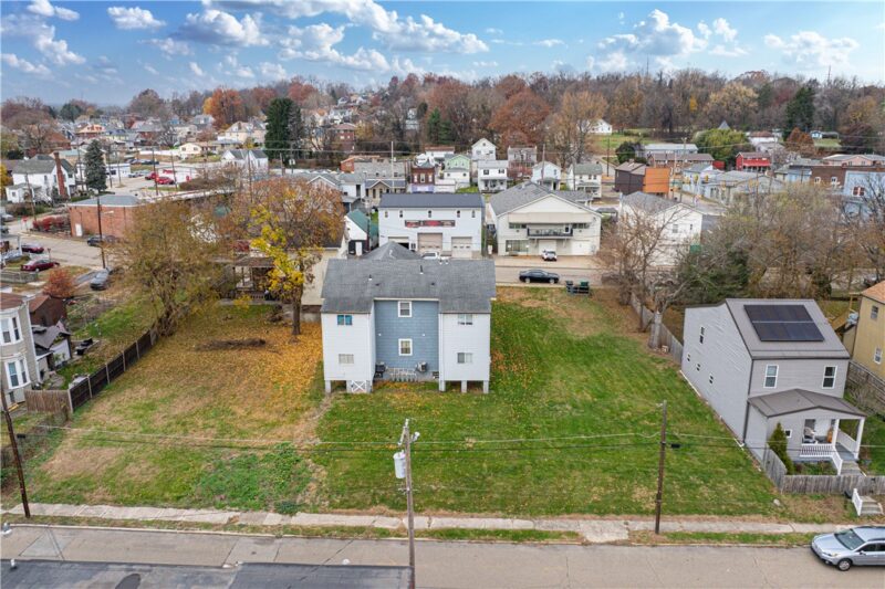 1037 Keene Street — photo 2