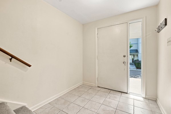 1561 Pinehurst — photo 2