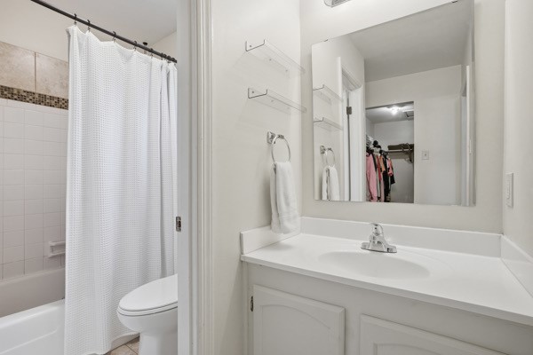 1561 Pinehurst — photo 6