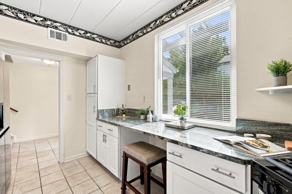 1561 Pinehurst — photo 8