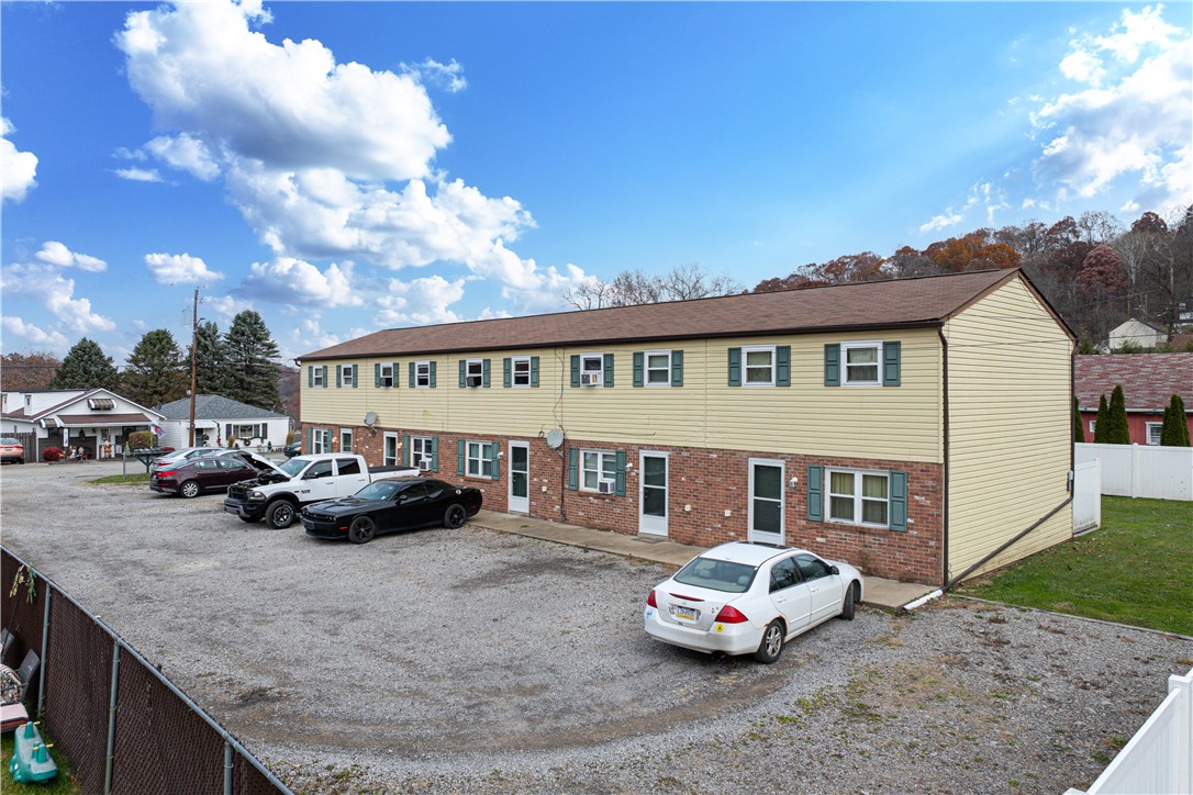 529 Birch Street — photo 1