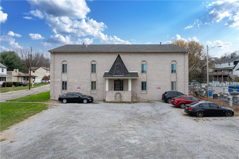 2204 Constitution Blvd — photo 2