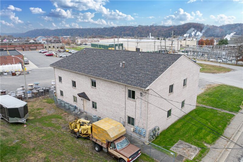 2204 Constitution Blvd — photo 3