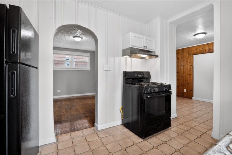 2305 Walton Ave — photo 8