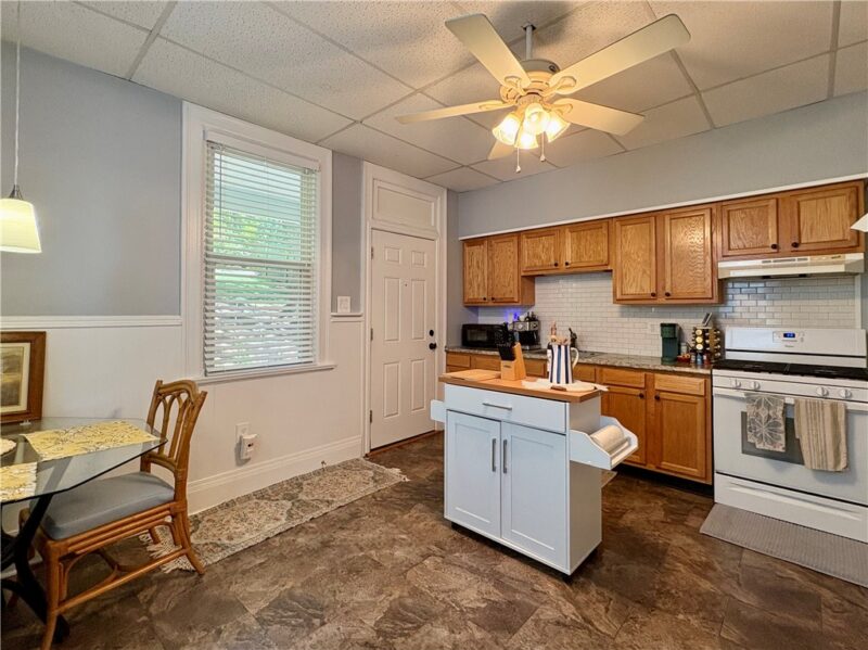 326/328 Highland Ln — photo 8